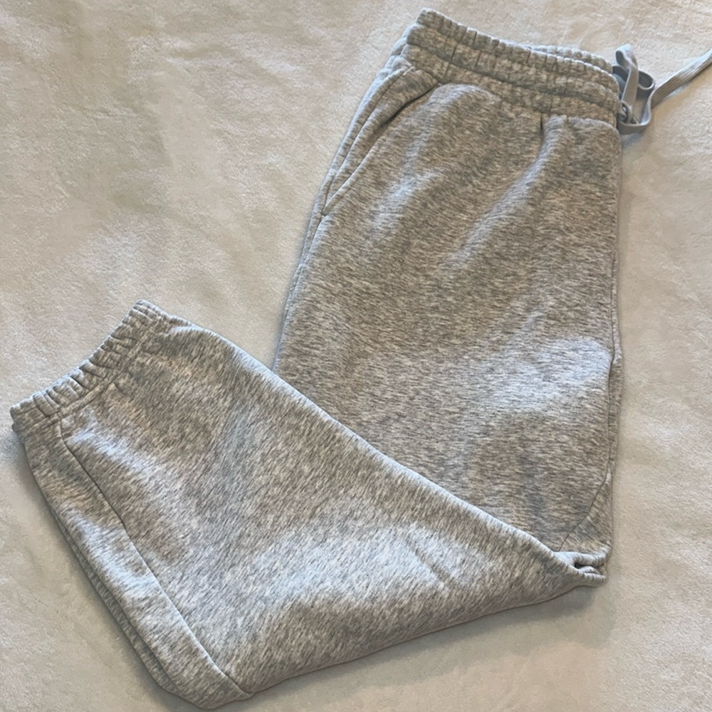 Fabletics Women’s Sweatpants, Light Heather Gray, Size XL, Like New Condition